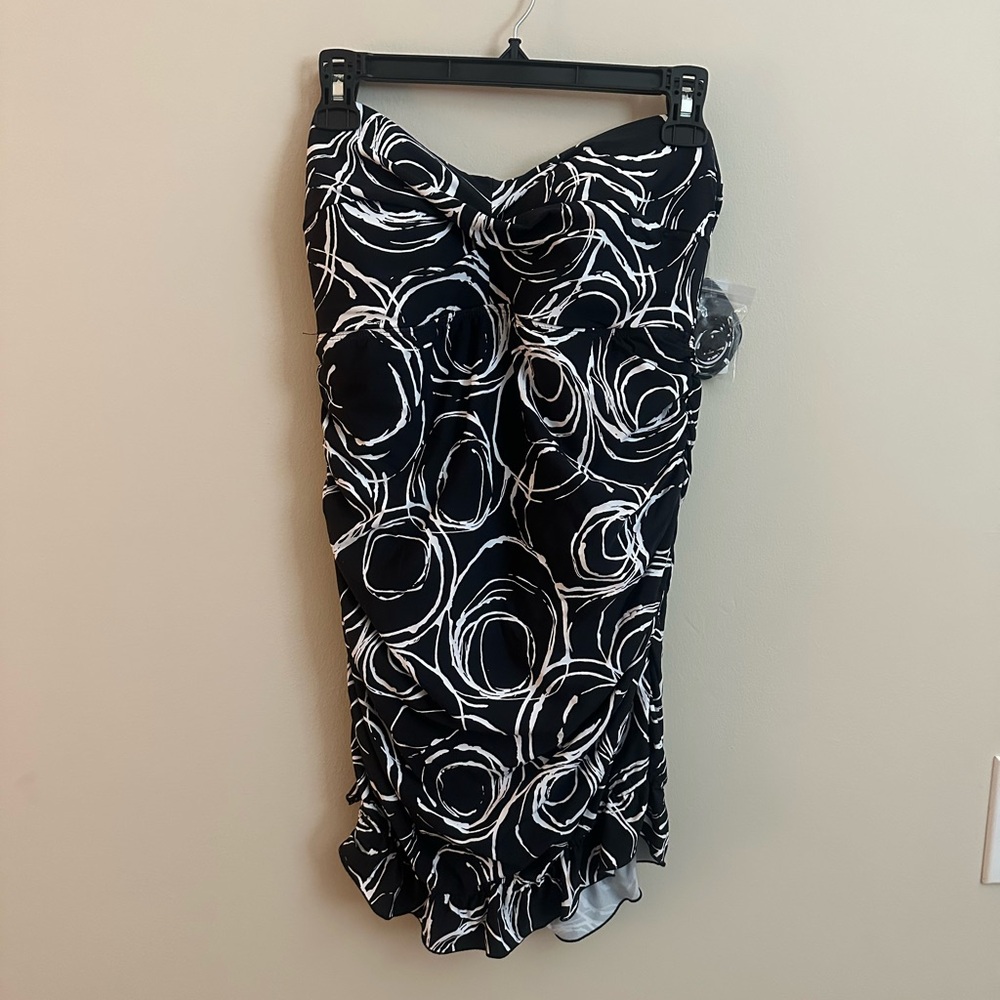 Athena one piece swimsuit in black and white, size 16